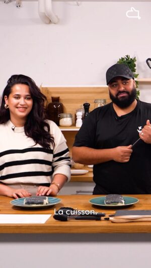 Othman El Hamdaoui Instagram - @mua_yassmine et @zatis s’affrontent en cuisine ! Le challenge : faire la meilleure recette de sushi nems 😏

#marmiton #culinary #cooking #game #drole