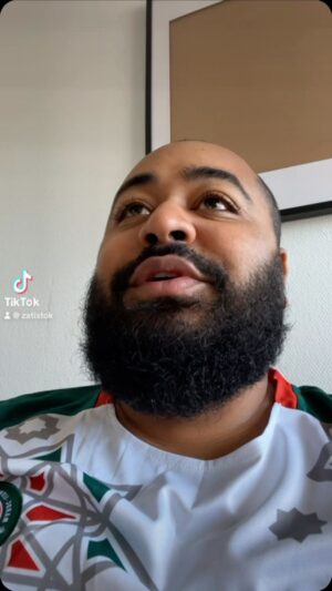 Othman El Hamdaoui Instagram - C’est trop j’en reviens pas les gens dans la salle on perdu tellement de temps 🤣🤣🤣🤣🤣🤣