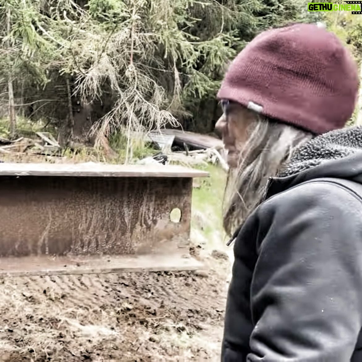 Otto Kilcher - 2.4K Likes - Mobile home! Did ya see the videos on YouTube?
#kilcher #kilcherhomestead #ottokilcher #kilchercountry #cabinmove #alaskathings
