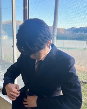 Ouji Suzuka Instagram - 今夜24:12からドラマ24「闇バイト家族」第一話が放送されます。
　

人生どん底の5人がニセ家族を演じながら、闇バイトを繰り返していく痛快エンターテイメントです！！

気軽に楽しく観ていただける作品になっています🙋‍♂️

皆様の疲れを少しでも癒すことができたり、笑顔を届けられますように。

#闇バイト家族