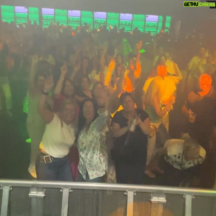 Owain Wyn Evans - 1.6K Likes - Played some BIG camp classics today @dayfeveruk š
š» So much joy and good energy in this packed room⦠could have stayed all afternoon! Done and dusted and home in time for a lil gin-ette on the sofa š„° Day dancing is the future! See you in Cardiff in a couple of weeks bebĆØ xxx