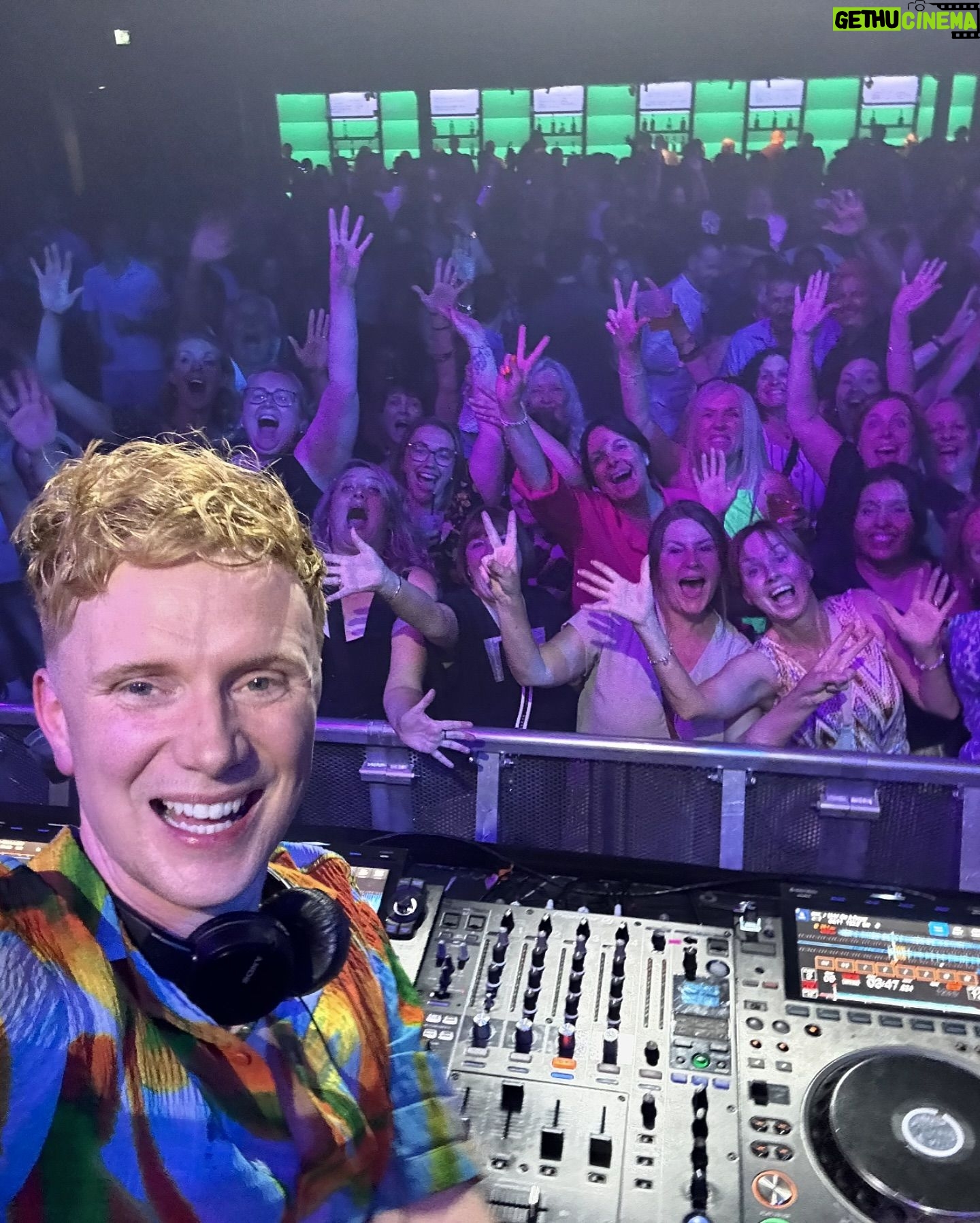 Owain Wyn Evans - 1.6K Likes - Played some BIG camp classics today @dayfeveruk 💅🏻 So much joy and good energy in this packed room… could have stayed all afternoon! Done and dusted and home in time for a lil gin-ette on the sofa 🥰 Day dancing is the future! See you in Cardiff in a couple of weeks bebè xxx