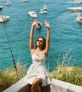 Actress Özge Özaçar HD Instagram Photos and Wallpapers August 2024