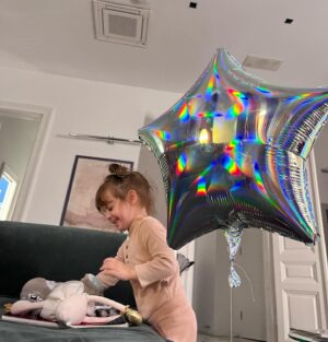 Özge Özder Instagram - Çok güzeldin Viyana 🎈🥂 Sizi seviyoruz @melec.umut