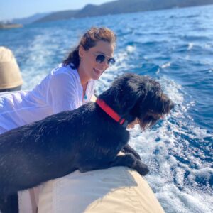 Özge Özpirinçci Instagram - Bence de denizde olmak çok güzel kızım 🖤 #bonita