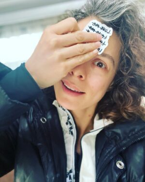 Özge Özpirinçci Instagram - denedim oldu! @esra_gulmen 🤍 LOVE THYSELF