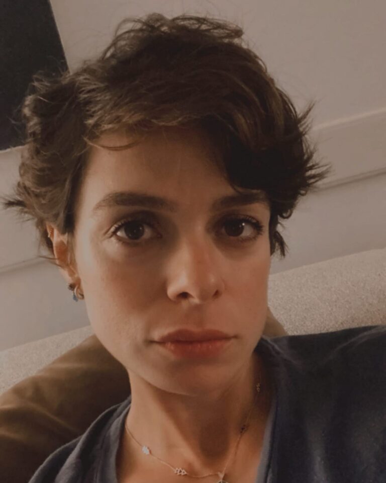 Actress Özge Özpirinçci HD Instagram Photos and Wallpapers August 2024