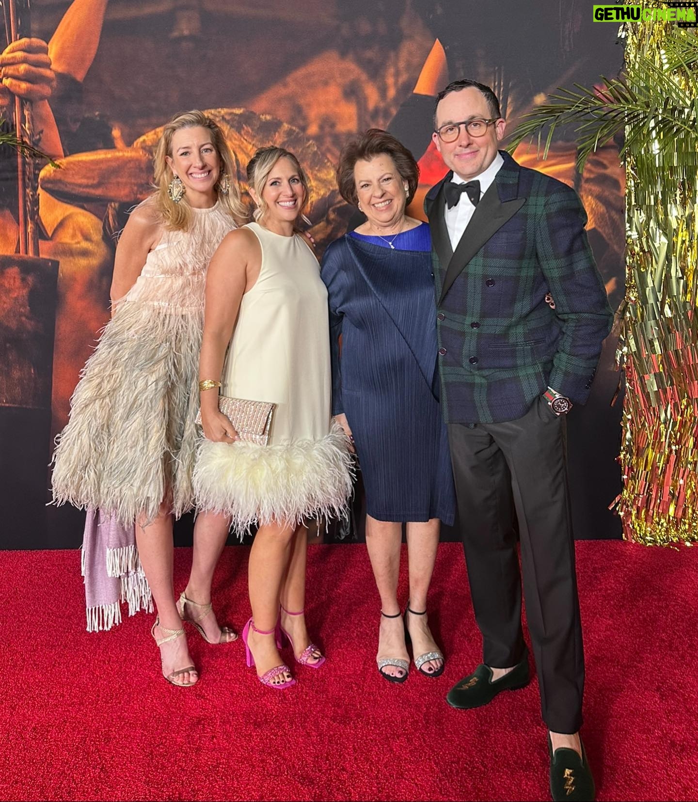 P.J. Byrne - 1K Likes - Magical night! @babylonmovie ! Loved having the family in town ! Goooo Team #BabylonMovie @paramountpics