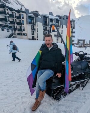 PL Cloutier Instagram - Souvenirs de la @europeansnowpride à @tignesofficiel ! 

Du ski exceptionnel, des rencontres inoubliables, et des partys dont il me manque des bouts !

🏳️‍🌈⛷️🇫🇷

#invitation