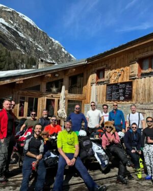 PL Cloutier Instagram - Souvenirs de la @europeansnowpride à @tignesofficiel ! 

Du ski exceptionnel, des rencontres inoubliables, et des partys dont il me manque des bouts !

🏳️‍🌈⛷️🇫🇷

#invitation