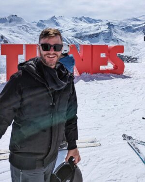 PL Cloutier Instagram - Souvenirs de la @europeansnowpride à @tignesofficiel ! 

Du ski exceptionnel, des rencontres inoubliables, et des partys dont il me manque des bouts !

🏳️‍🌈⛷️🇫🇷

#invitation
