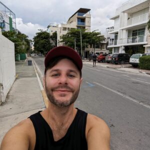 PL Cloutier Instagram - Septembre! Gros mois de changements! Au revoir à mon condo au centre-ville de Montréal, bienvenue à Playa de Carmen!