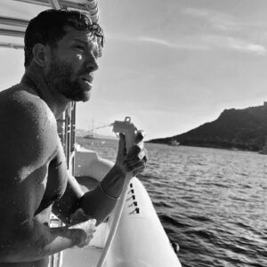 Pablo Alborán Instagram - Keep looking for inspiration and peace. 
#writingfromtheboat . Just came to say that I miss you so much guys! And I'm already planning the studio time. 

Sigo buscando inspiración y paz. #escribiendodesdeelbarco. ¡Solo vine a decir que os echo de menos chic@s! Y que ya estoy planeando mis fechas para el estudio en breve. 

Vuelvo a desconectarme! Besos!