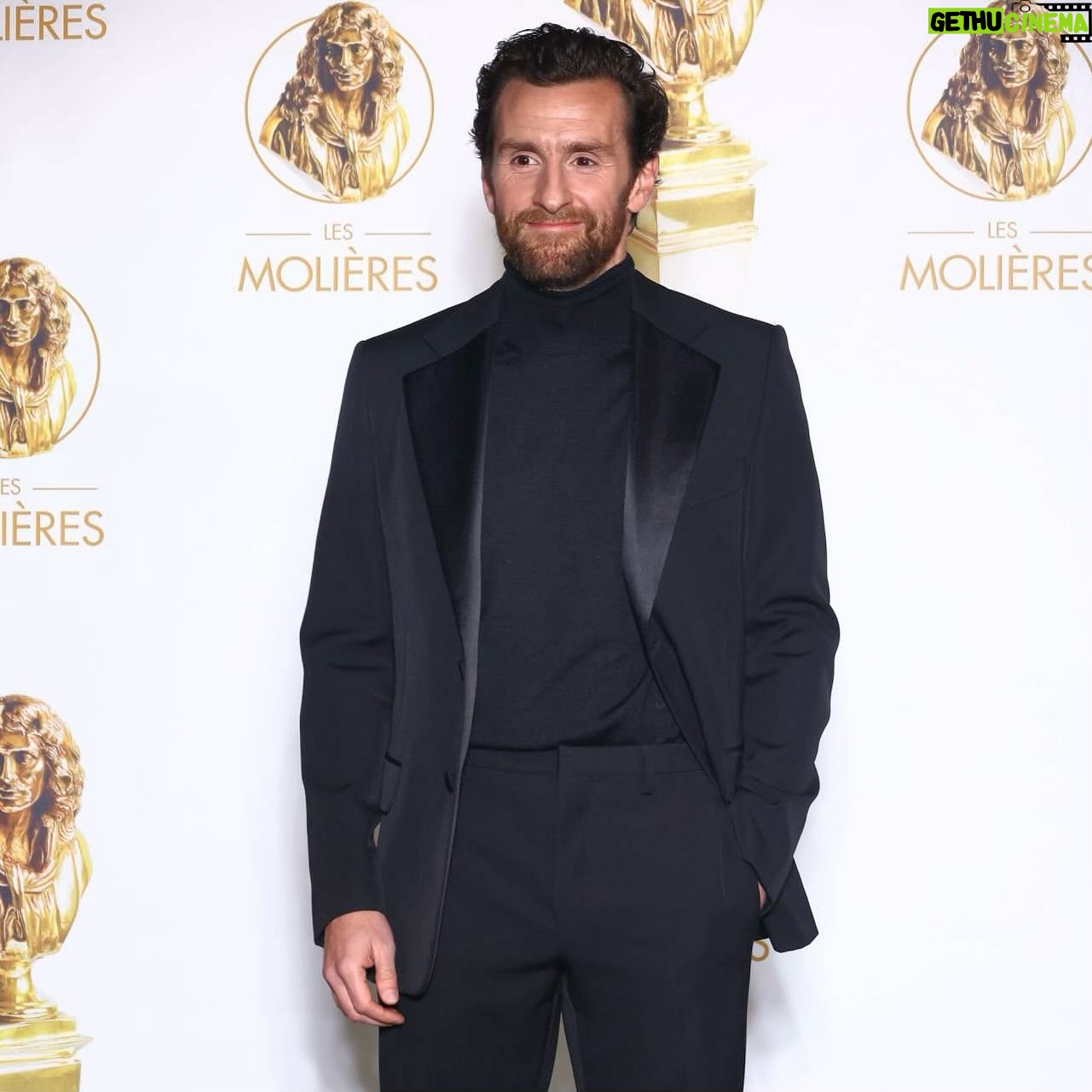 Pablo Mira - 7.8K Likes - À croire que plus je perds, plus je deviens visuellement potable…
Merci à @lanvin pour la sapologie et à @jmwestonofficial pour avoir caché mes pieds velus avec élégance.
📸 : Marc Piasecki