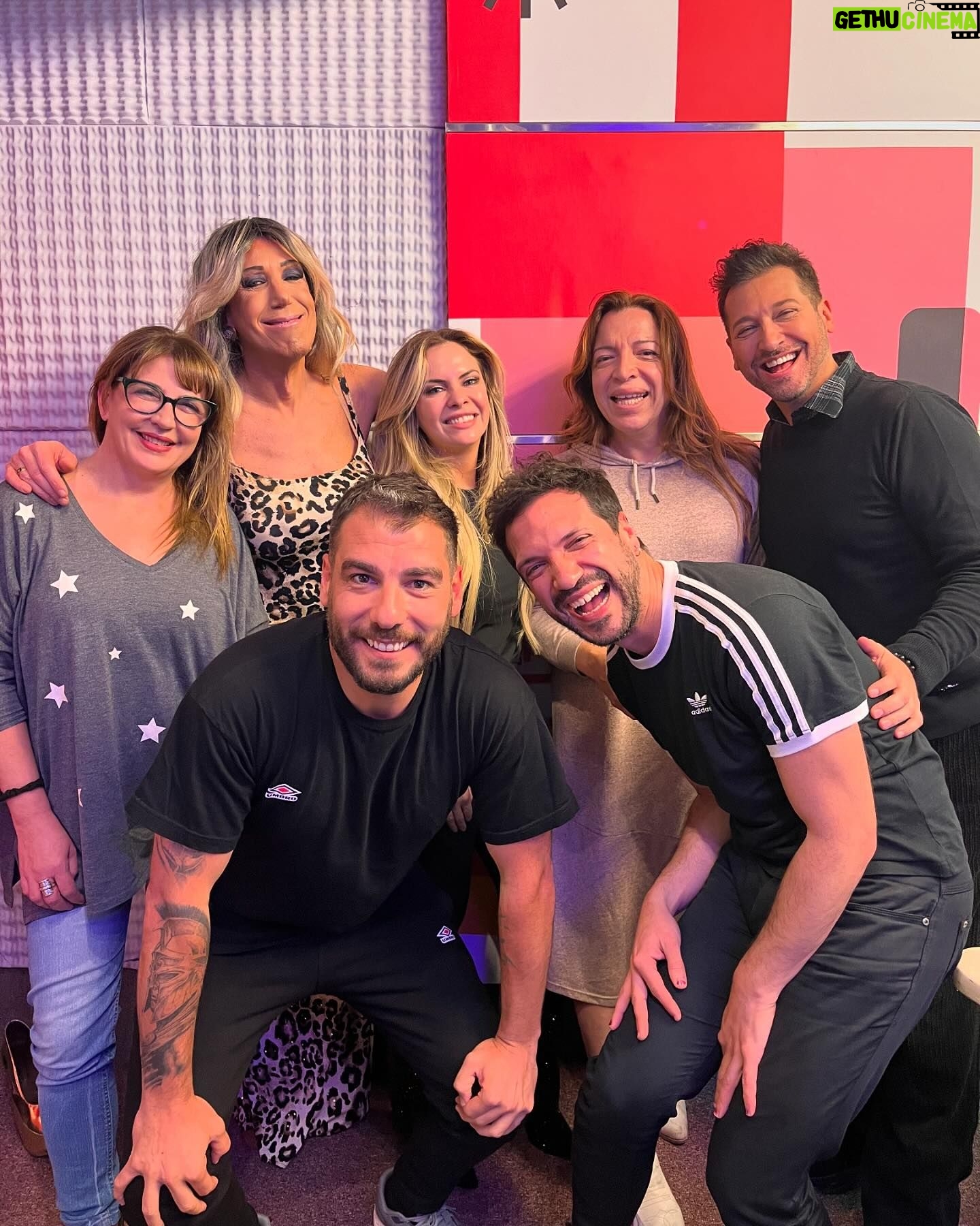 Pablo Ruiz - 7.4K Likes - ❤️🔥LUJAZO DE VIERNES: vino @pabloruizoficial ❤️🔥
Cantamos, hablamos y nos reímos en #ArribaBebé‼️
🔗Reviví la nota completa en nuestro canal de YouTube