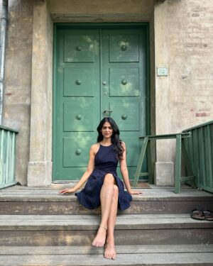 Palak Lalwani Instagram - Not so casually posing by Edvard Munch's house
.
screaming 😌😉