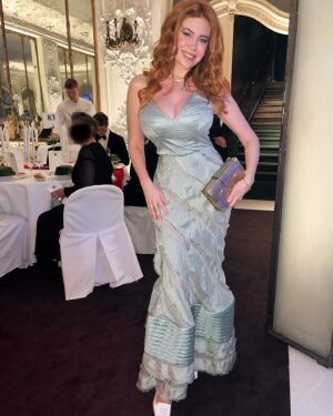 Palina Rojinski Instagram - Anzeige wegen Verlinkung // Wo sich Schlafentzug magisch in gute Laune verwandelt :) 

Danke @deutscher_filmball für den schönen Samstag Abend! Ich hatte so viel Spaß und es war mir eine Ehre, in der Jury für die Nachwuchs-SchauspielerInnen und Nachwuchs-RegisseurInnen mitzuwirken. Herzlichen Glückwunsch an alle Gewinnenden!

Hier für euch mein kleines Fotoalbum ☺️ 

Danke @louisvuitton für mein wunderschönes Kleid & Danke @bulgari für den atemberaubenden Schmuck 💎