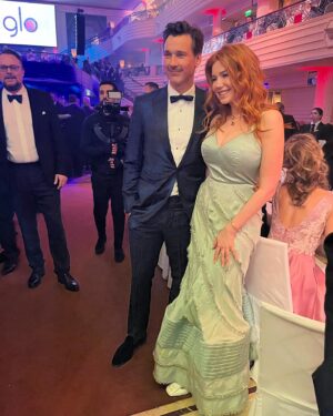 Palina Rojinski Instagram - Anzeige wegen Verlinkung // Wo sich Schlafentzug magisch in gute Laune verwandelt :) 

Danke @deutscher_filmball für den schönen Samstag Abend! Ich hatte so viel Spaß und es war mir eine Ehre, in der Jury für die Nachwuchs-SchauspielerInnen und Nachwuchs-RegisseurInnen mitzuwirken. Herzlichen Glückwunsch an alle Gewinnenden!

Hier für euch mein kleines Fotoalbum ☺️ 

Danke @louisvuitton für mein wunderschönes Kleid & Danke @bulgari für den atemberaubenden Schmuck 💎