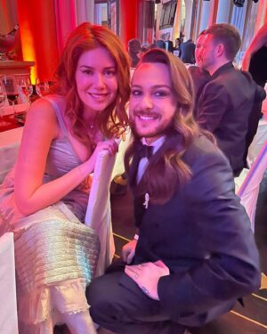 Palina Rojinski Instagram - Anzeige wegen Verlinkung // Wo sich Schlafentzug magisch in gute Laune verwandelt :) 

Danke @deutscher_filmball für den schönen Samstag Abend! Ich hatte so viel Spaß und es war mir eine Ehre, in der Jury für die Nachwuchs-SchauspielerInnen und Nachwuchs-RegisseurInnen mitzuwirken. Herzlichen Glückwunsch an alle Gewinnenden!

Hier für euch mein kleines Fotoalbum ☺️ 

Danke @louisvuitton für mein wunderschönes Kleid & Danke @bulgari für den atemberaubenden Schmuck 💎