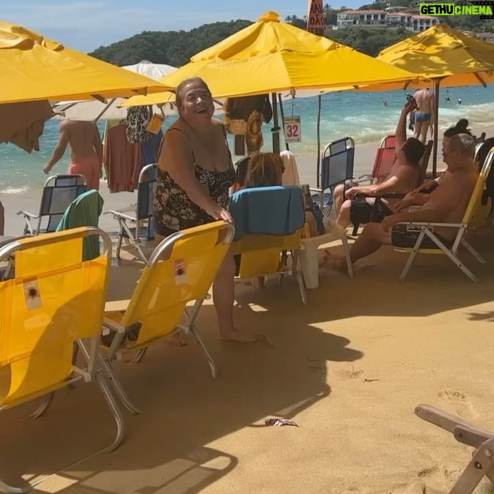 Pamela Leiva - 28.7K Likes - Fotos y videos que nunca subí… un recuerdo cuando lleve a mi familia a conocer Río de Janeiro🇧🇷♥️. La plenitud y alegría de verlos disfrutar fue hermosa. Sentia que mi corazón explotaba de agradecimiento , más que un regalo para ellos, fue un regalo para mi 🌸💖. Me prometí que lo volvería hacer. Eso si o si 🥹. Que así sea, estar hecho, damos gracias!
.
Oye si van a Buzios deben ir a visitar a mis amigos de @ochiringuito en la mejor playa que pueden encontrar. Los atienden como reyes 🌸