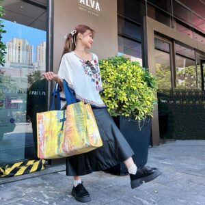Panyanut Jirarottanakasem Instagram - ป้ายยากระเป๋าผ้าแคนวาส Upcycle ที่แบกของไปทุกทริป ใบเล็กใบใหญ่ต้องคล่องตัวและต้องทนทานเนอะ สมบุกสมบันแบบเรา และลายน่าร้ากก

น้องจะคลอดคอลเลคชั่น Happy Beat ใหม่ ในงาน Crafts Bangkok ค้าบ มีลงทะเบียนลุ้นรับของที่ระลึกกันด้วย ไปถอยอีกซักใบ 😚😚 #bigfootbag #craftsbangkok