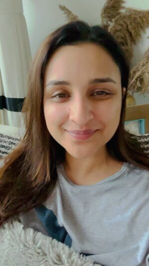 Parineeti Chopra Instagram - From binge watching shows to watching his parliament speeches on Sansad tv - who knew?🫢

The only way to see him LIVE - from miles away! ♥️

#LongDistance