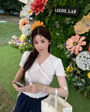 Park Cho-rong Instagram - 건강하게 #리즈랩 @leedslab.official 🌿🌲