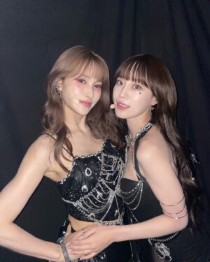 Park Gyu-ri Instagram - #KARASIA 오사카 콘서트 첫 날
열정도 열기도 가득했던 날🔥🔥

#KARA #大阪