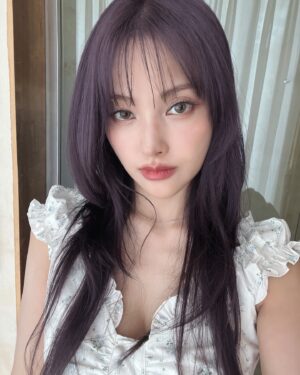 Park Gyu-ri Instagram - 널 비춰줄게☀️🩵🫶🏻

#I_Do_I_Do 
#아이두아이두