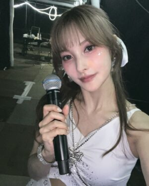 Park Gyu-ri Instagram - #KARASIA 오사카 콘서트 첫 날
열정도 열기도 가득했던 날🔥🔥

#KARA #大阪
