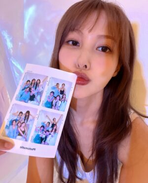 Park Gyu-ri Instagram - 우리도 팝업스토어 왔다앙 넘 이쁘다앙

#카라 #포토매틱 #kara