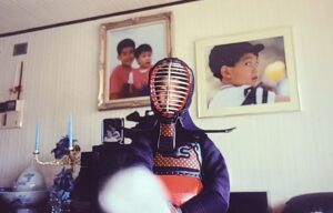 Park Ki-woong Instagram - #어린이날#childrensday

꼬맹이#박기웅 🤣😂😅
 마지막사진은 그때 당시 아팠던 내동생❤️
머리에 링거 꽂느라 특이했던?헤어스타일😅😥