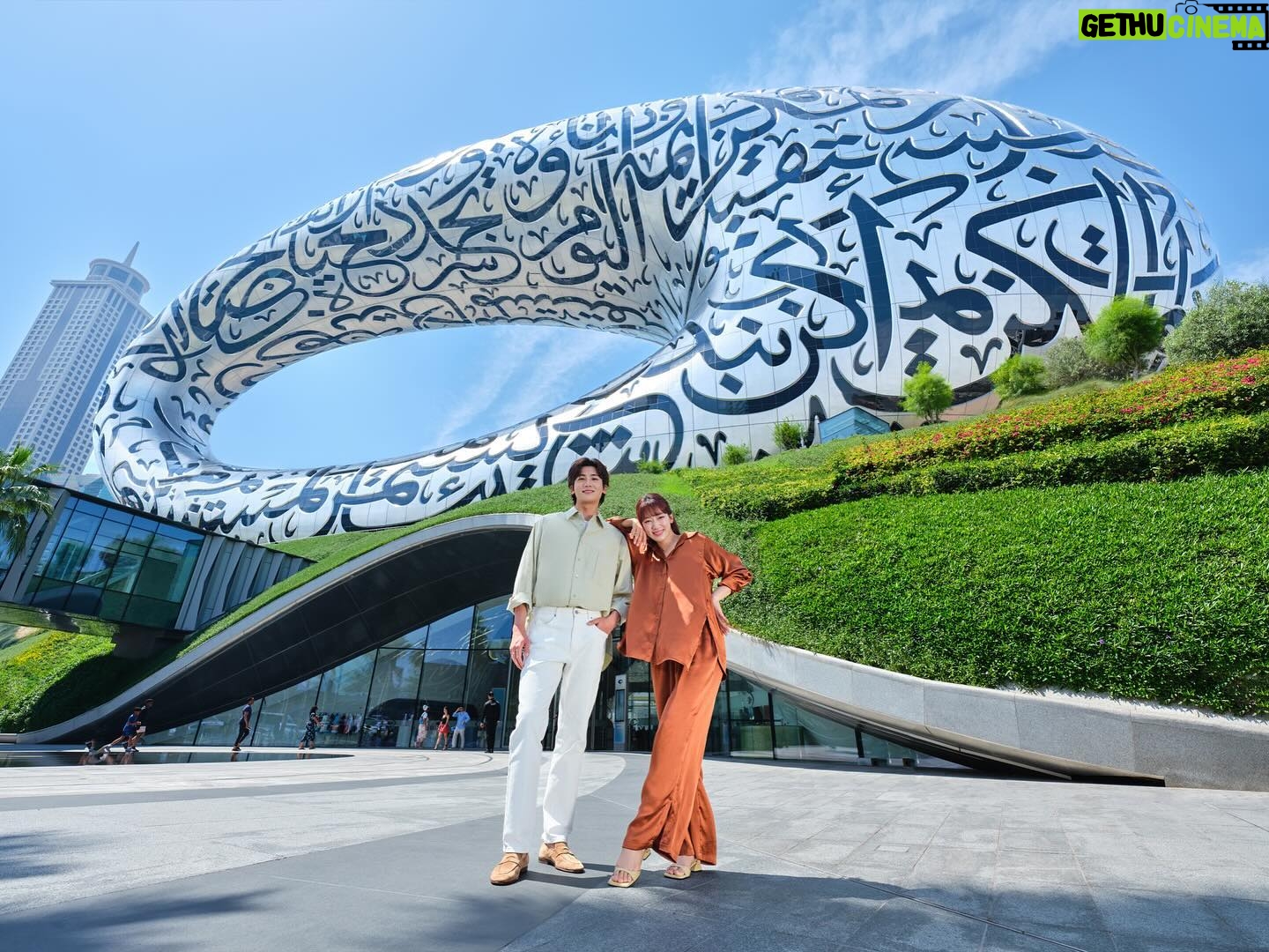 Park Shin-hye - 1.3 Million Likes - 새로움이 가득했던❣️
#두바이 #dubai #visitdubai