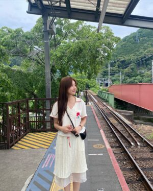 Park So-jin Instagram - 👧🏼🌿🌹🩶💫🫧🦋💚