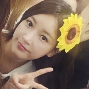 Park So-yeon Instagram - .
It‘s already 15 years 🌻✌🏻
Thank you, I miss you guys. I never forgot all this💛
어느덧….. 15주년 이라니……🙃