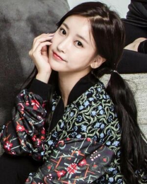 Park So-yeon Instagram - .
It‘s already 15 years 🌻✌🏻
Thank you, I miss you guys. I never forgot all this💛
어느덧….. 15주년 이라니……🙃