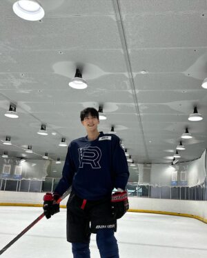 Park Young-woon Instagram - #🏒