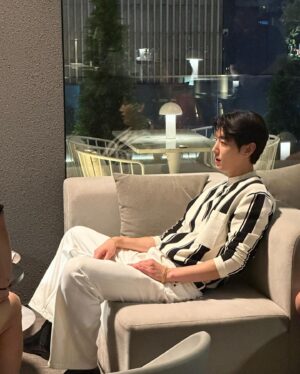 Park Young-woon Instagram - #브랜딩인성수동

남윤혁으로 연기할 수 있게 되어 행복합니다.
@oldwater___ 감사합니다.