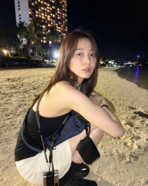 Park Yu-rim Instagram - 내일은 또 얼마나 재밌을까 🏝️!