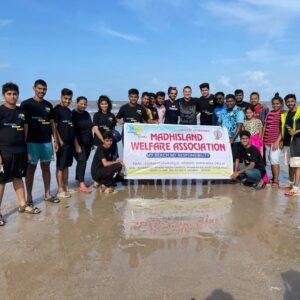 Parmeet Sethi Instagram - New work out today- The Madh Beach Clean Up!