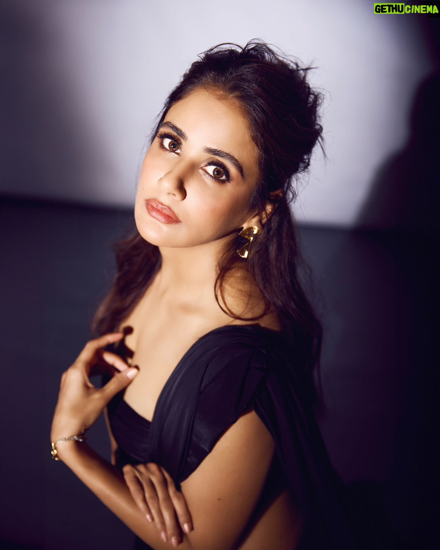 Parul Yadav - 252.7K Likes - 🖤