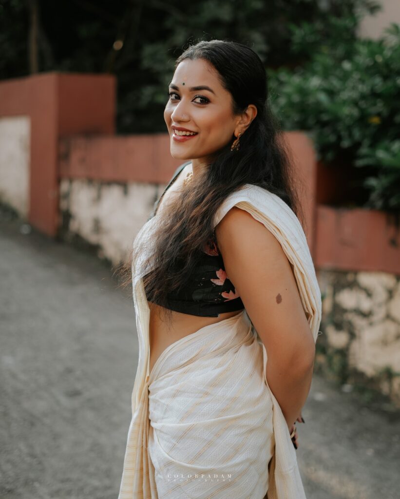 Actress Parvathy R Krishna HD Instagram Photos and Wallpapers August ...