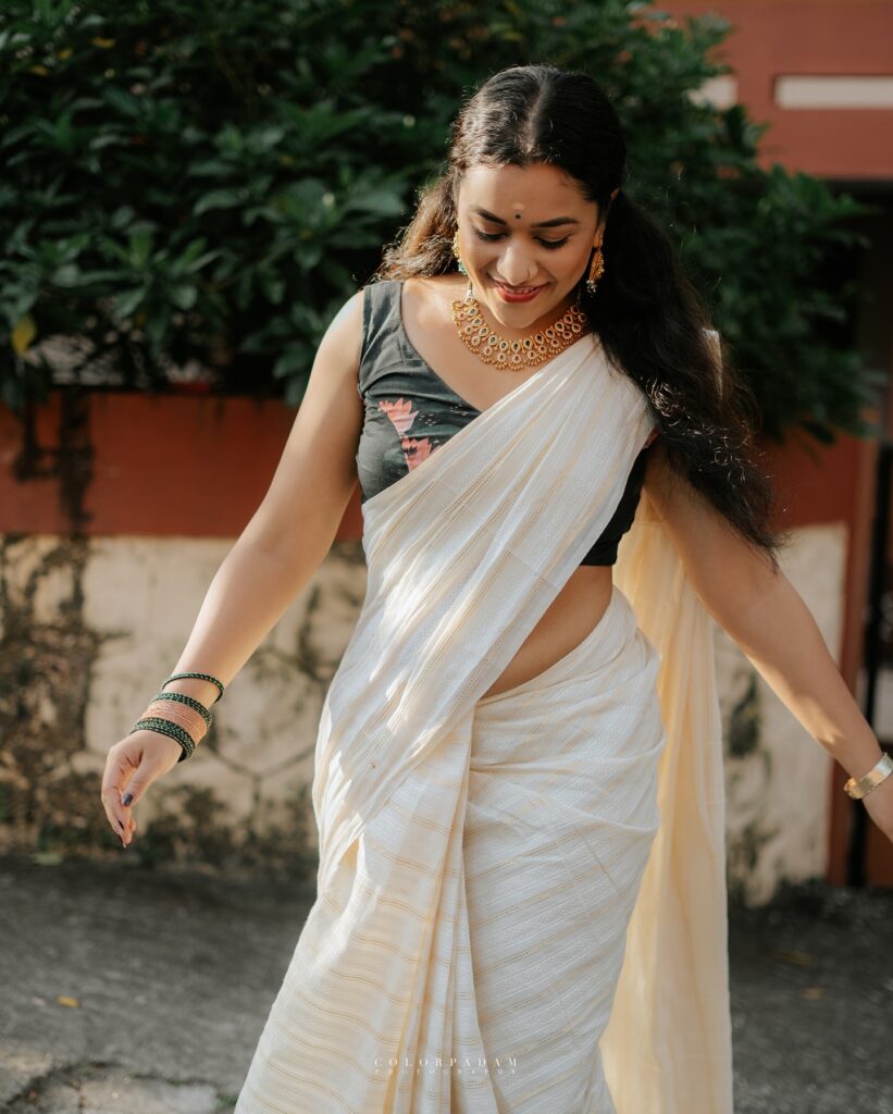 Actress Parvathy R Krishna HD Instagram Photos and Wallpapers August ...