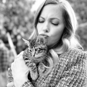 Pascale Hutton Instagram - We loved making this movie!  I hope you enjoy! 
#nellyknowsmysteries tonight! 
@hallmarkmystery