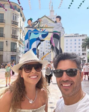 Pastora Soler Instagram - MÁLAGA ES FELICIDAD!!!!! 
🥰🌊☀️⛱️🕶️

Unos días maravillosos con nuestra familia malagueña,con los abuelos, con los amigos, en ese lugar único donde nos sentimos como en casa @achotelmalagapalacio y en esa ciudad que cada vez brilla más!!!!♥️♥️♥️♥️

#Málaga #preferia #familia #felicesloscuatro #agosto #veranodevavaciones 
☀️☀️☀️☀️☀️☀️☀️☀️