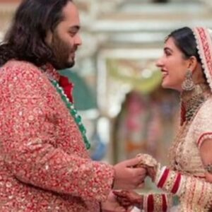 Patralekha Instagram - Thank you for making us a part of your celebrations #AnantAmbani and @radhmerch1610 and for being so gracious. We had the most amount of fun at your beautiful wedding. God bless you both. Have a great married life 🙏❤️

Patralekhaa: 
Outfit- @sabyasachiofficial 
Earrings-@golecha_jewels 
Wrist stack- @amrapalijewels
Styled by- @sanamratansi 
Team- @jannat__r
📸-@kaasastudio

Rajkummar Rao: 
Outfit @sawangandhiofficial
Footwear @whitemuds_official
Styled by @sanamratansi
Sr&co manager @jaferalimunshi
Team @sanjamkaur92 
Interns @mohit_mahalle tanushrreechopra
Photographer @kaasastudio
