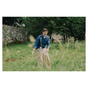 Patrick Grant Instagram - Not quite the full Poldark. In my latest column for the @ft_houseandhome I join the ranks of the scythemen. You can read it online at www.ft.com. 

With thanks to my scything tutor the hugely inspiring @stevetomlincrafts 

Wearing @community_clothing oliver shirt and field trousers (very appropriately)

Photos by @arran_cross