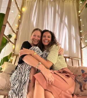 Paula Lobo Antunes Instagram - Yes She Is!!! 
So Golden ☀️
Que sorte que tenho de ter este Ser incrível na minha Vida!!!! 🙌🏻 
Inspiras me ❤️