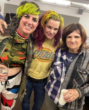 Pauley Perrette Instagram - OMG FINALLY!
Last night  @indigogirlsmusic 
FINALLY got to come back and make the world a better place!
Me and @sulli.sullivan & @johnny99la & @kirstenvangsness 
SO HAPPY!

THANK YOU @amyraymusic AND @emilysaliers for giving me a lifetime of love and music.
Since the early days back in GA. 
Y’all are and will always be the best, LOVE YOU!
And hey nice to be a new fan of opening act @garrisonstarr !
And see my awesome pal @bitchmusic 
And the band and and and…
Swipe right for the night!

1-me @sulli.sullivan @johnny99la 
2- @kirstenvangsness & me 
3- @bitchmusic me @amyraymusic 
4- @kirstenvangsness @emilysaliers me
5- @kirstenvangsness @brady_blade me  #ScienceSandwich 
6- @lyrishung me
7- @bitchmusic @garrisonstarr me
8- picks 10 years apart
9- part of my collection:)
10- @kirstenvangsness and me LOVE LOVE LOVE!