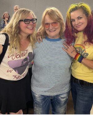 Pauley Perrette Instagram - OMG FINALLY!
Last night  @indigogirlsmusic 
FINALLY got to come back and make the world a better place!
Me and @sulli.sullivan & @johnny99la & @kirstenvangsness 
SO HAPPY!

THANK YOU @amyraymusic AND @emilysaliers for giving me a lifetime of love and music.
Since the early days back in GA. 
Y’all are and will always be the best, LOVE YOU!
And hey nice to be a new fan of opening act @garrisonstarr !
And see my awesome pal @bitchmusic 
And the band and and and…
Swipe right for the night!

1-me @sulli.sullivan @johnny99la 
2- @kirstenvangsness & me 
3- @bitchmusic me @amyraymusic 
4- @kirstenvangsness @emilysaliers me
5- @kirstenvangsness @brady_blade me  #ScienceSandwich 
6- @lyrishung me
7- @bitchmusic @garrisonstarr me
8- picks 10 years apart
9- part of my collection:)
10- @kirstenvangsness and me LOVE LOVE LOVE!